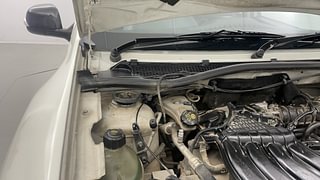 Used 2017 Renault Duster [2017-2020] RXS CVT Petrol Petrol Automatic engine ENGINE RIGHT SIDE HINGE & APRON VIEW