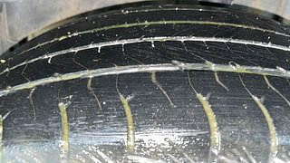 Used 2017 Renault Duster [2017-2020] RXS CVT Petrol Petrol Automatic tyres LEFT REAR TYRE TREAD VIEW