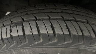 Used 2019 Renault Kwid [2015-2019] 1.0 RXT Opt Petrol Manual tyres LEFT FRONT TYRE TREAD VIEW