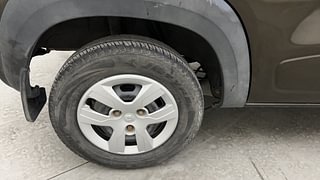 Used 2019 Renault Kwid [2015-2019] 1.0 RXT Opt Petrol Manual tyres RIGHT REAR TYRE RIM VIEW