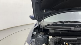 Used 2019 Maruti Suzuki Swift [2017-2021] VXi Petrol Manual engine ENGINE RIGHT SIDE HINGE & APRON VIEW