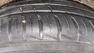 Used 2022 Renault Kwid 1.0 RXT AMT SCE Petrol Automatic tyres RIGHT REAR TYRE TREAD VIEW