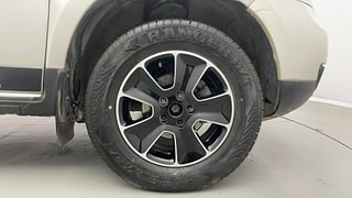 Used 2017 Renault Duster [2017-2020] RXS CVT Petrol Petrol Automatic tyres RIGHT FRONT TYRE RIM VIEW