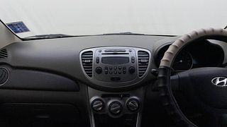 Used 2015 hyundai i10 Sportz 1.1 Petrol Petrol Manual interior MUSIC SYSTEM & AC CONTROL VIEW