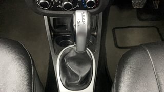 Used 2017 Renault Duster [2017-2020] RXS CVT Petrol Petrol Automatic interior GEAR  KNOB VIEW