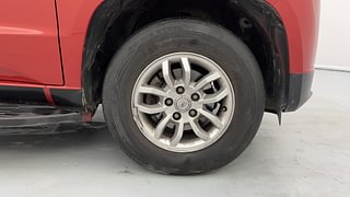 Used 2019 Mahindra TUV300 [2015-2020] T8 mHAWK100 Dual Tone Diesel Manual tyres RIGHT FRONT TYRE RIM VIEW