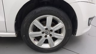 Used 2012 Volkswagen Polo [2010-2014] Highline1.2L (P) Petrol Manual tyres RIGHT FRONT TYRE RIM VIEW