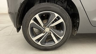 Used 2022 Tata Altroz XZ 1.2 Petrol Manual tyres RIGHT REAR TYRE RIM VIEW