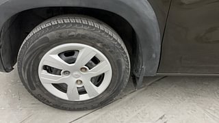 Used 2019 Renault Kwid [2015-2019] 1.0 RXT Opt Petrol Manual tyres LEFT FRONT TYRE RIM VIEW