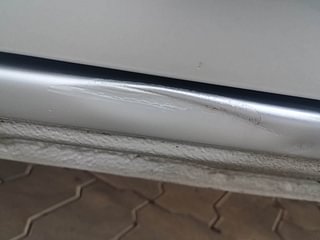 Used 2023 Renault Kwid 1.0 RXT SCE Petrol Manual dents MINOR SCRATCH