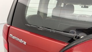 Used 2019 Mahindra TUV300 [2015-2020] T8 mHAWK100 Dual Tone Diesel Manual top_features Rear wiper