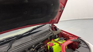 Used 2019 Mahindra TUV300 [2015-2020] T8 mHAWK100 Dual Tone Diesel Manual engine ENGINE LEFT SIDE HINGE & APRON VIEW