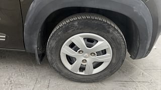Used 2019 Renault Kwid [2015-2019] 1.0 RXT Opt Petrol Manual tyres RIGHT FRONT TYRE RIM VIEW