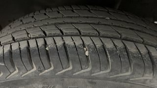 Used 2019 Renault Kwid [2015-2019] 1.0 RXT Opt Petrol Manual tyres LEFT REAR TYRE TREAD VIEW