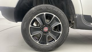 Used 2017 Renault Duster [2017-2020] RXS CVT Petrol Petrol Automatic tyres RIGHT REAR TYRE RIM VIEW