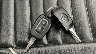 Used 2023 Renault Kwid 1.0 RXT SCE Petrol Manual extra CAR KEY VIEW