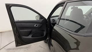 Used 2019 Renault Kwid [2015-2019] 1.0 RXT Opt Petrol Manual interior LEFT FRONT DOOR OPEN VIEW
