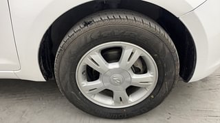 Used 2011 Hyundai i20 [2008-2012] Sportz 1.2 Petrol Manual tyres RIGHT FRONT TYRE RIM VIEW