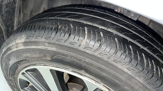 Used 2022 Honda Amaze 1.2 VX CVT i-VTEC Petrol Automatic tyres LEFT FRONT TYRE TREAD VIEW