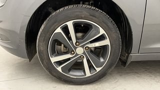 Used 2022 Tata Altroz XZ 1.2 Petrol Manual tyres LEFT FRONT TYRE RIM VIEW
