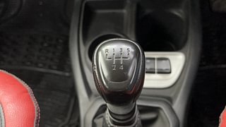 Used 2017 Datsun Redi-GO [2015-2019] S Petrol Manual interior GEAR  KNOB VIEW