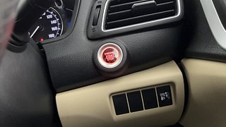 Used 2022 Honda Amaze 1.2 VX CVT i-VTEC Petrol Automatic top_features Keyless start