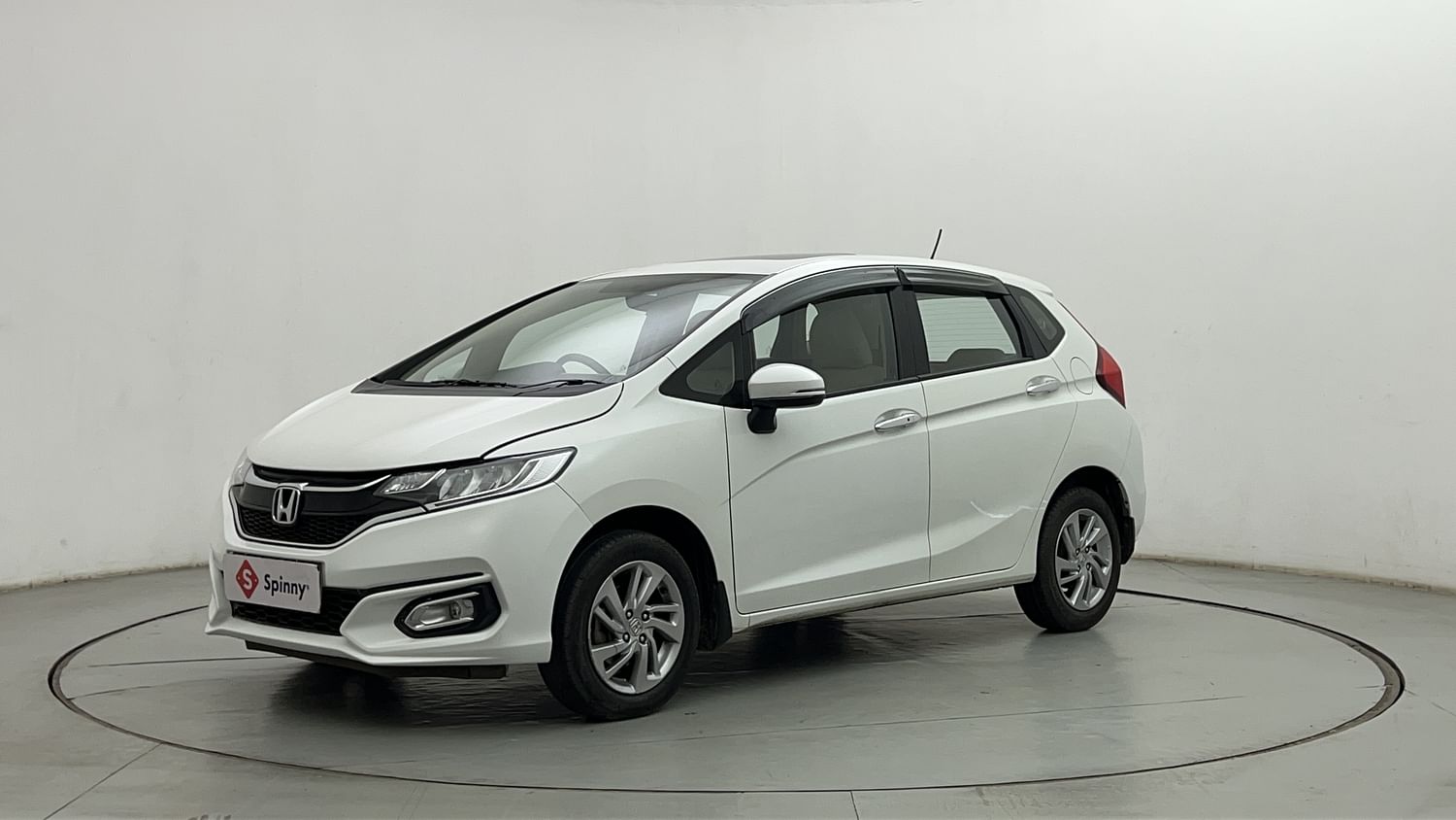 LEFT FRONT CORNER VIEW