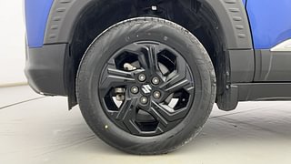 Used 2022 Maruti Suzuki Brezza ZXI Petrol Manual tyres LEFT FRONT TYRE RIM VIEW