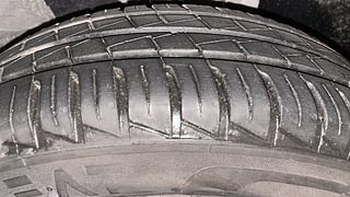 Used 2023 Renault Kwid 1.0 RXT AMT SCE Petrol Automatic tyres RIGHT FRONT TYRE TREAD VIEW