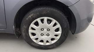 Used 2011 Hyundai i20 [2008-2012] Magna 1.2 Petrol Manual tyres RIGHT FRONT TYRE RIM VIEW