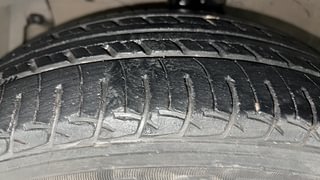 Used 2015 Maruti Suzuki Ciaz [2014-2017] ZXi AT Petrol Automatic tyres LEFT FRONT TYRE TREAD VIEW