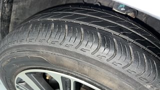 Used 2022 Honda Amaze 1.2 VX CVT i-VTEC Petrol Automatic tyres RIGHT FRONT TYRE TREAD VIEW