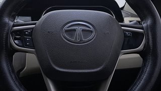 Used 2014 Tata Zest [2014-2019] XT Petrol Petrol Manual top_features Airbags