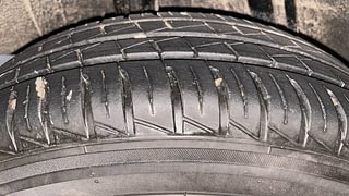 Used 2023 Renault Kwid 1.0 RXT AMT SCE Petrol Automatic tyres RIGHT REAR TYRE TREAD VIEW