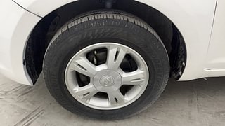 Used 2011 Hyundai i20 [2008-2012] Sportz 1.2 Petrol Manual tyres LEFT FRONT TYRE RIM VIEW