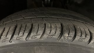 Used 2022 Tata Altroz XZ 1.2 Petrol Manual tyres RIGHT FRONT TYRE TREAD VIEW
