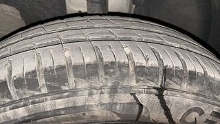 Used 2023 Renault Kwid 1.0 RXT SCE Petrol Manual tyres RIGHT FRONT TYRE TREAD VIEW