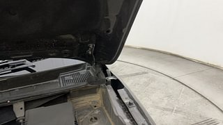 Used 2019 Renault Kwid [2015-2019] 1.0 RXT Opt Petrol Manual engine ENGINE LEFT SIDE HINGE & APRON VIEW