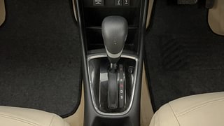 Used 2022 Honda Amaze 1.2 VX CVT i-VTEC Petrol Automatic interior GEAR  KNOB VIEW