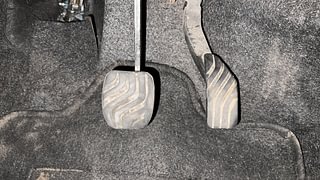 Used 2020 Renault Kwid 1.0L RXT(O) AMT Petrol Automatic interior PEDALS VIEW