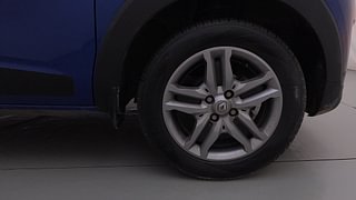 Used 2022 Renault Triber RXZ AMT Petrol Automatic tyres RIGHT FRONT TYRE RIM VIEW
