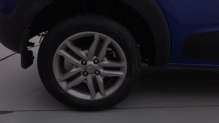 Used 2022 Renault Triber RXZ AMT Petrol Automatic tyres RIGHT REAR TYRE RIM VIEW