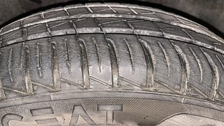 Used 2022 Renault Kwid 1.0 RXT AMT SCE Petrol Automatic tyres RIGHT FRONT TYRE TREAD VIEW