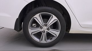 Used 2017 Hyundai Verna [2017-2020] 1.6 VTVT SX (O) AT Petrol Automatic tyres RIGHT REAR TYRE RIM VIEW