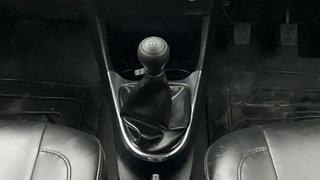 Used 2011 Toyota Etios Liva [2010-2017] VX Petrol Manual interior GEAR  KNOB VIEW
