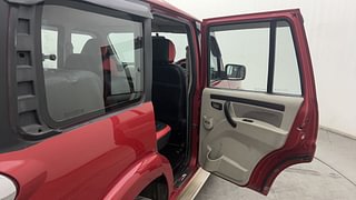 Used 2018 Mahindra Scorpio [2017-2020] S5 Diesel Manual interior RIGHT REAR DOOR OPEN VIEW