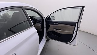 Used 2017 Hyundai Verna [2017-2020] 1.6 VTVT SX (O) AT Petrol Automatic interior RIGHT FRONT DOOR OPEN VIEW