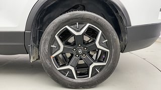 Used 2024 Tata Safari ACCOMPLISHED PLUS 7S DUAL TONE AT Diesel Automatic tyres LEFT REAR TYRE RIM VIEW