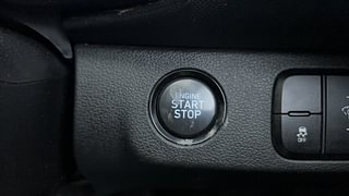 Used 2022 Hyundai Venue [2019-2022] SX Plus 1.0 Turbo DCT Petrol Automatic top_features Keyless start