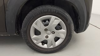 Used 2020 Renault Kwid 1.0L RXT(O) AMT Petrol Automatic tyres RIGHT FRONT TYRE RIM VIEW